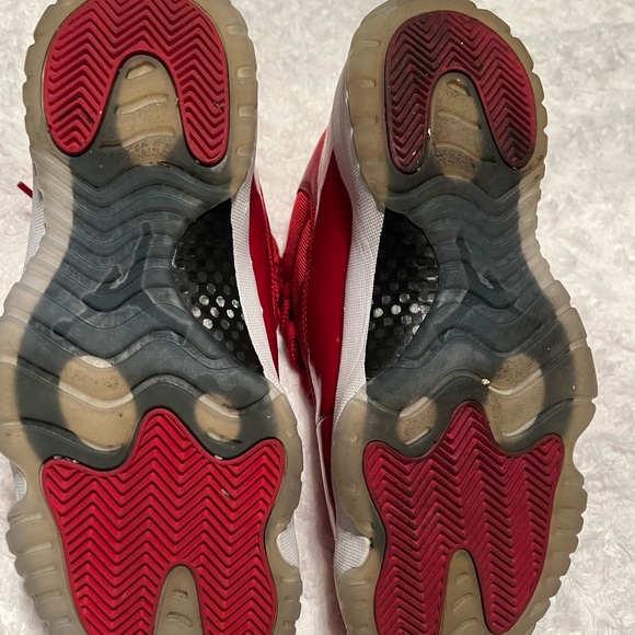 Jordan Retro 11s (Win like 96 edition) - Picture 3 of 7